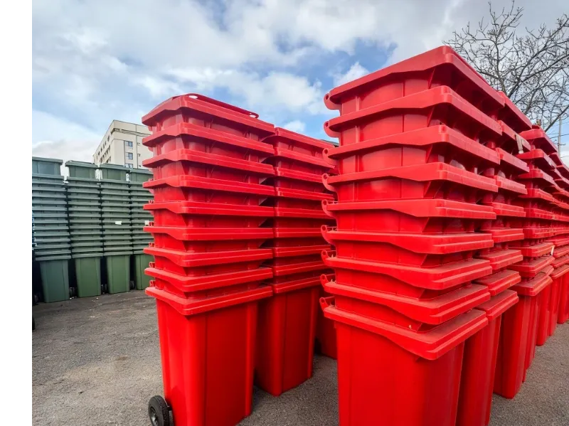 Europubele de 120 L pentru colectarea deșeurilor