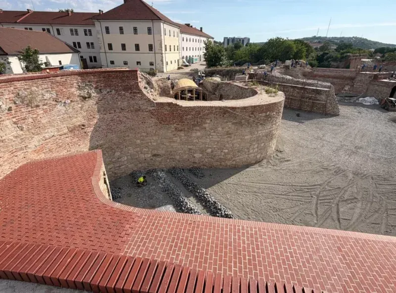 Cetatea Oradea: Lucrările de reabilitare a Bastionului Crăișorul, 85% finalizate