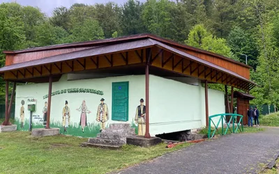 Ionel Bulbuc: „Am înnoit Teatrul de Vară și sala de sport din Tabăra Moneasa!”