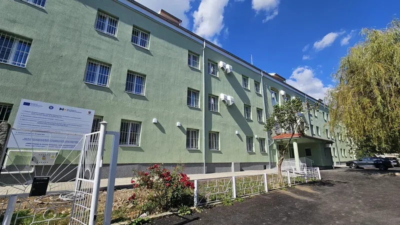 Consiliul Județean Brașov a finalizat renovarea energetică a Secției de Psihiatrie Zărnești prin PNRR