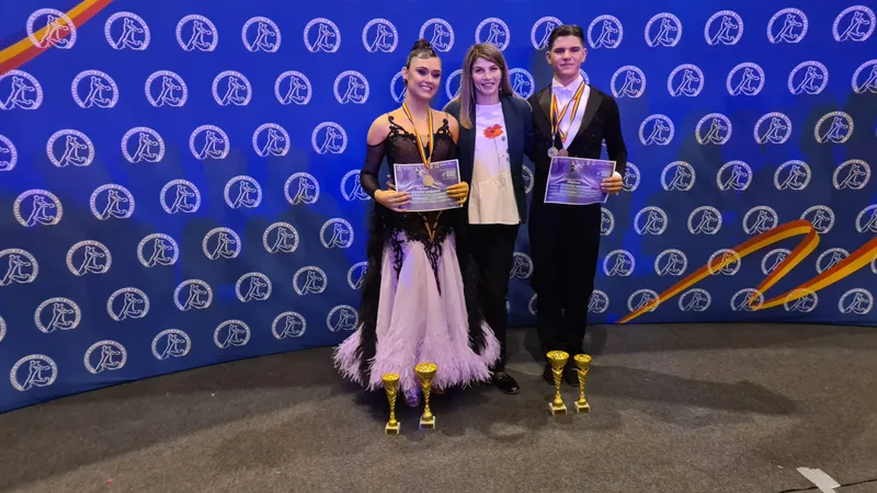 Dansatorii de la CSM Deva pe podium, la Festivalul Național de Dans Sportiv