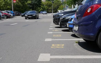 Locuri de parcare pentru gravide și persoanele cu copii mici!