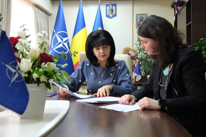 Bibliotecă pe roți