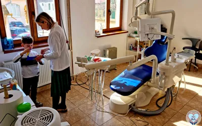 Peste 250.000 de consultații gratuite, efectuate în cabinetele medicale școlare din Deva!