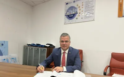 Adrian-Ioan Veştea, a semnat contractul de finanţate pentru proiectul „Creșterea eficienței energetice a clădirii Spitalului Clinic de Urgență pentru Copii Brașov”