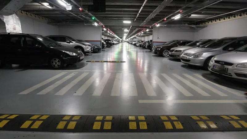 Au intrat în vigoare noi tarife pentru parcarea „Decebal”