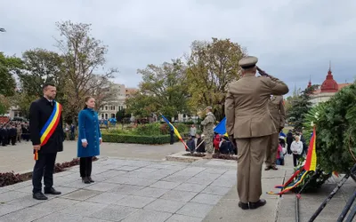 Primarul Florin Birta, împreună cu viceprimarul Antonia Nica au participat la manifestările prilejuite de Ziua Armatei Române