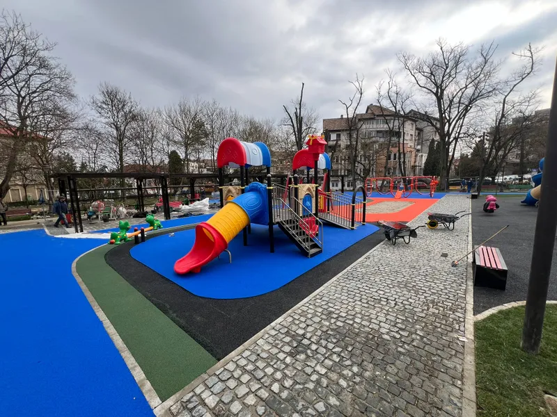 Copiii noștri merită un loc de joacă sigur și modern!