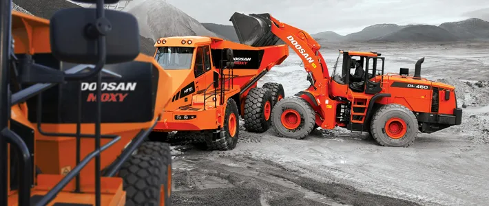 DOOSAN Excavatoare pe senile • Excavatoare pe roti • Incarcatoare frontale