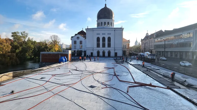 Piațeta Independenței: Urmează turnarea șapei și montarea  granitului și a porfirului