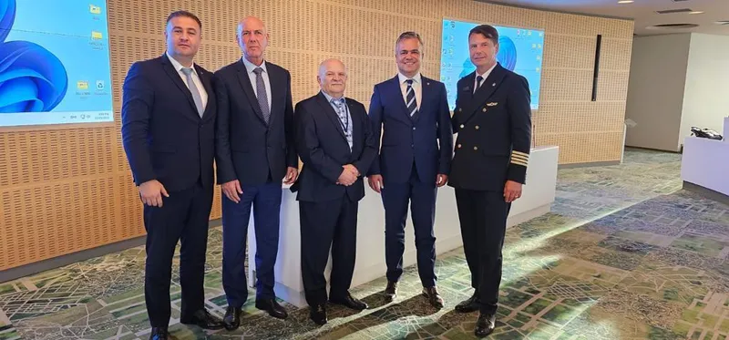 Modul în care se desfăşoară activitatea la Aeroportul Internaţional Braşov-Ghimbav şi necesităţile identificate sunt aspecte urmărite de conducerea administraţiei