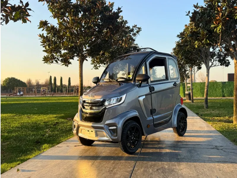 Voltarom EV1 – Mașină Electrică Urbană 2 Locuri 72V Autonomie 70 km
