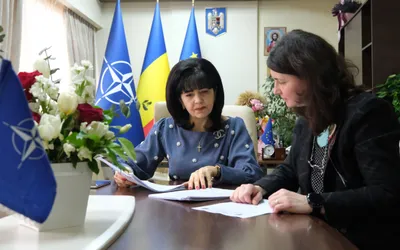 Bibliotecă pe roți