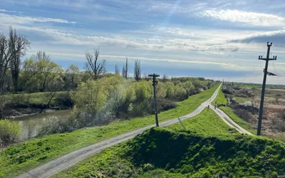 Cu bicicleta, mai departe, pe pista care leagă România de Serbia