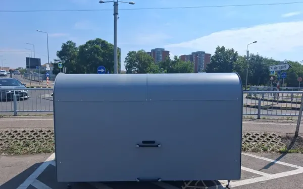 Patru adăposturi smart pentru biciclete, gratuite în Oradea până la începutul anului 2027