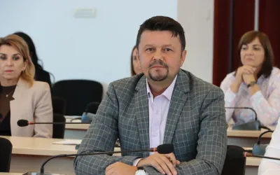 Consiliului Județean Arad a fost aprobat studiul de fezabilitate privind construirea unei porți monumentale la Parcul Dendrologic și de Sculptură Căsoaia