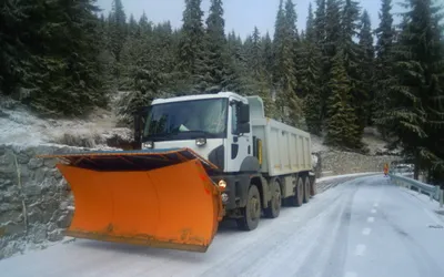 207 tone de material antiderapant folosite în cadrul acțiunilor de prevenire a poleiului