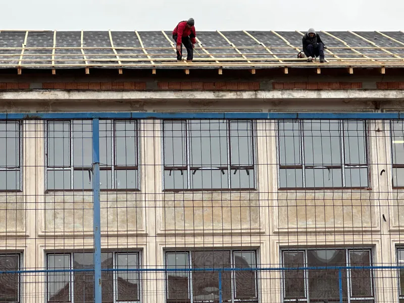Reabilitarea și modernizarea Școlii Gimnaziale Andrei Șaguna Deva, cu fonduri europene, avansează în ritm susținut
