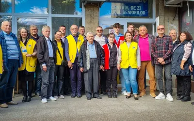 Seniorii Devei fac primii pași în lumea digitală, cu Tableta Lions