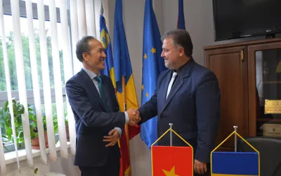Ambasadorul Republicii Socialiste Vietnam în România, în vizită la Consiliul Județean Cluj