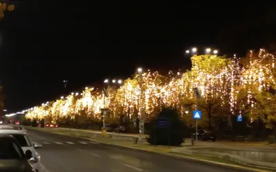 Montare instalații iluminat festiv de sărbători