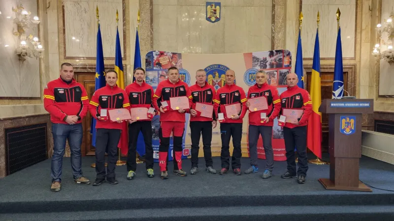 Salvamont Argeș a fost decorat cu Emblema de Onoare a Departamentului pentru Situații de Urgență