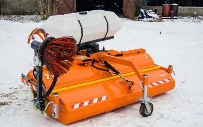 Perie asfalt cu colector si sistem stropire perie curatare stradala