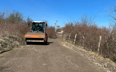 Drumurile pietruite se află pe lista de reparații a administrației publice locale devene