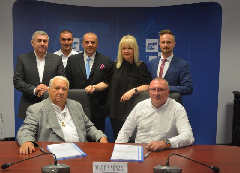 COMUNICAT DE PRESĂ -A fost semnat contractul pentru salubrizarea municipiului Cluj- Napoca, a orașului Huedin și a altor 43 de comune limitrofe