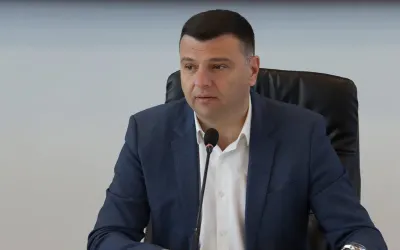 Consiliul Județean Arad continuă lucrările de întreținere pe drumurile județene