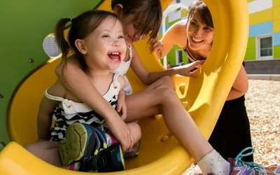 Locurile de joacă incluzive in România: Principii cheie și recomandări Waterboyz