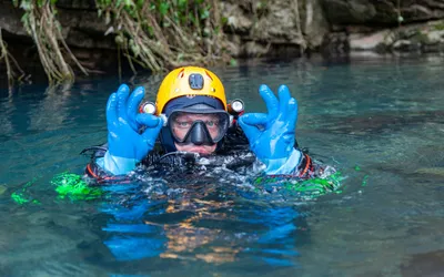 Record național de scufundare al scafandrilor din cadrul Salvamont Cluj într-o peșteră inundată: - 129 metri