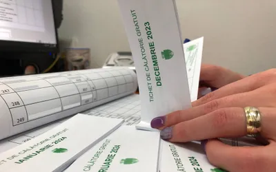 DAS Deva distribuie, de miercuri, tichetele gratuite de călătorie - destinate persoanelor cu dizabilități