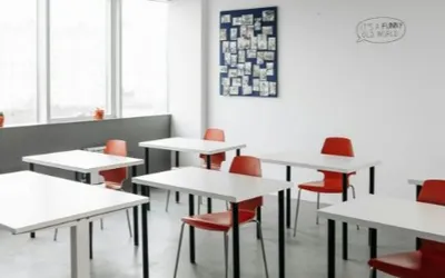 Educația viitorului începe cu spații sigure, liniștite și prietenoase. Soluții complete Menatwork pentru infrastructura școlară modernă