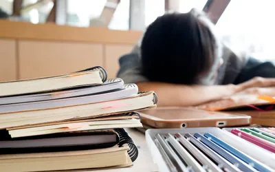 40 de elevi au intrat în atenția DAS Deva, după ce au adunat peste 2.000 de absențe în două luni de școală!