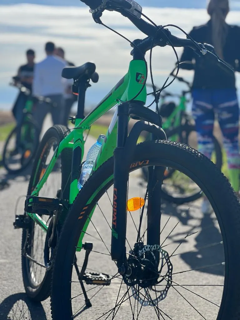 Aproape 300 de persoane au trecut granița către Serbia, pe bicicletă, pe cea mai lungă pistă din România