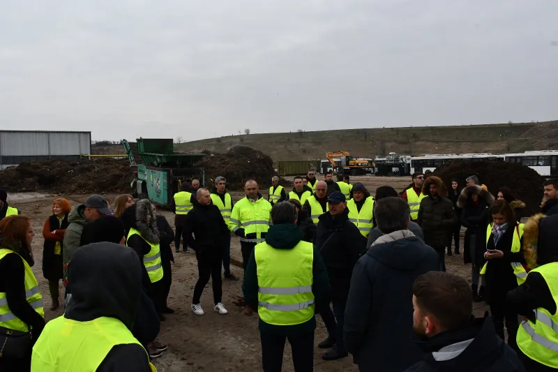 Experți în gestiunea deșeurilor din toată țara, în vizită la Centrul de Management Integrat al Deşeurilor din Albota