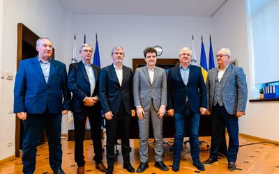 Primarul General, Nicușor Dan, a semnat astăzi, 01 noiembrie 2022 cele 5 contracte pentru reabilitarea a 210 km rețea de termoficare