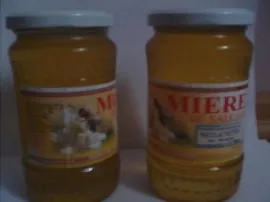 Miere de Albine, naturala, direct de la producator, de salcim, borcan 690 gr  Pret: 20 RON